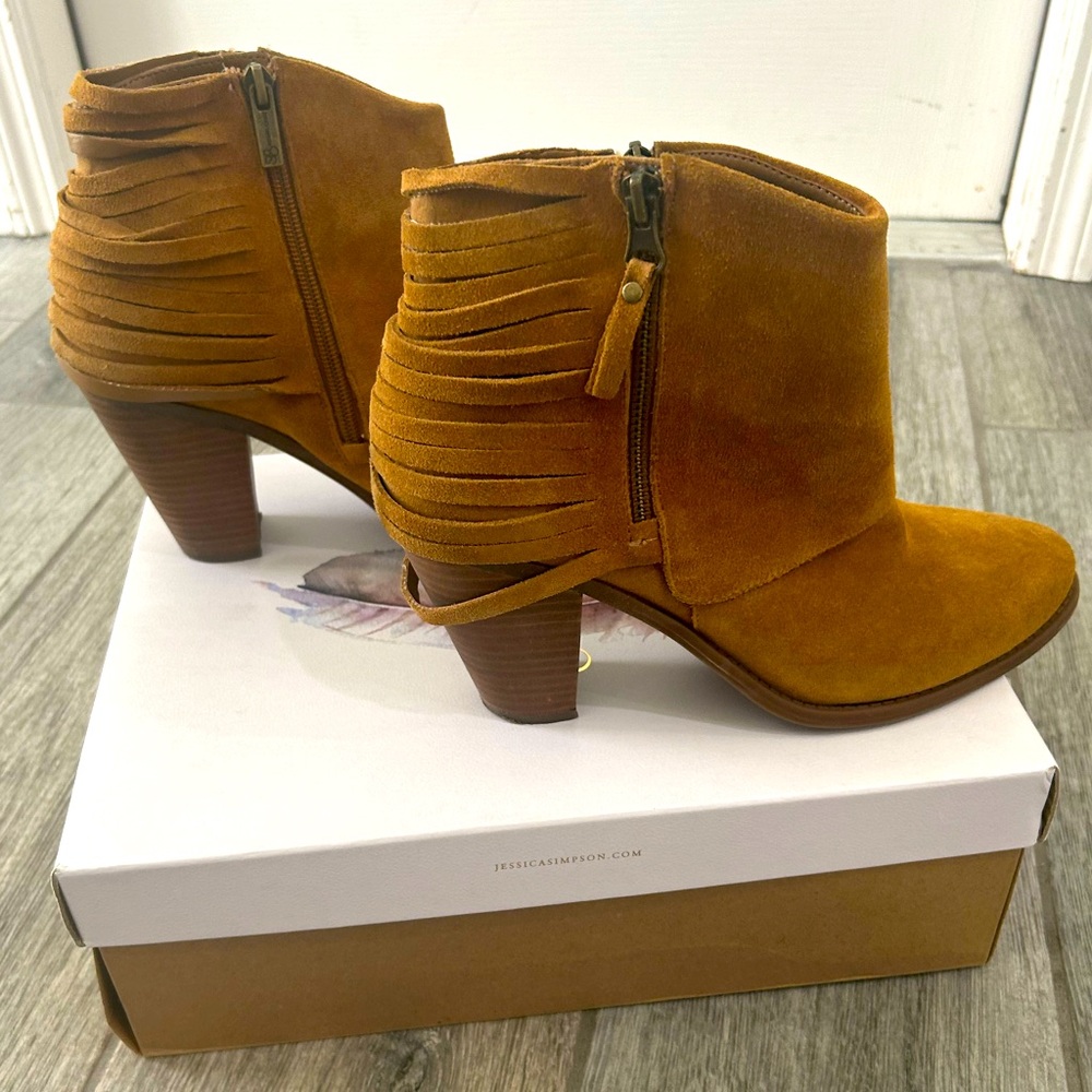 🫶🏽 Like new! Gorgeous Jessica Simpson Cirrena Suede Ankle Booties Size 10 😻